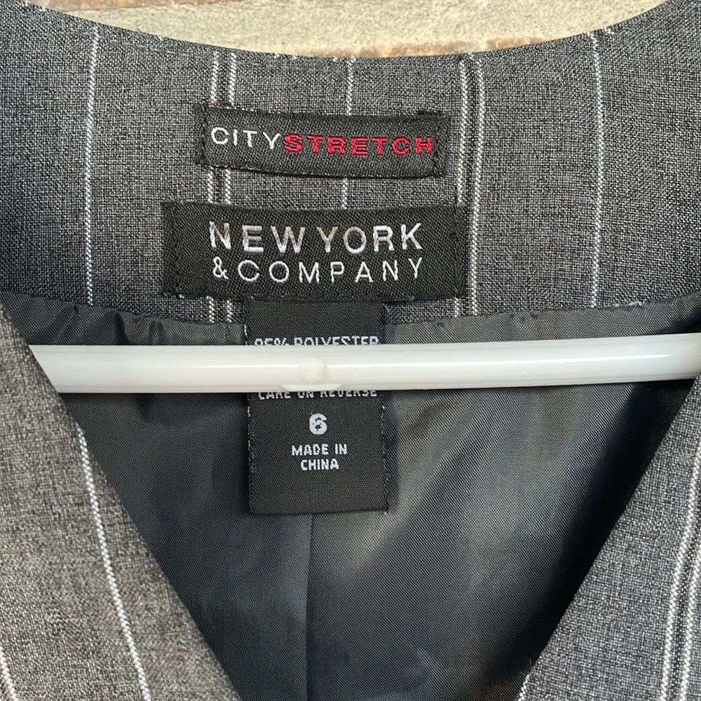 NY & Co Gray Pinstripe Button Down Vest Size 6